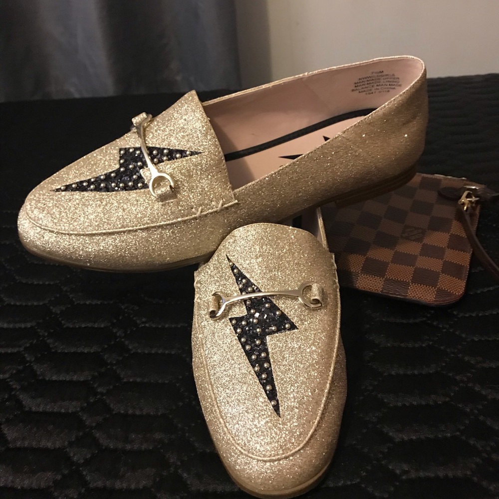 Shoes - Picture 2 of 3